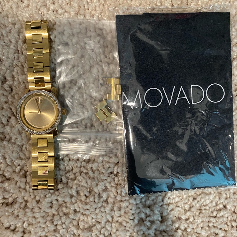 Women bold Swiss Movado watch - Picture 6 of 8